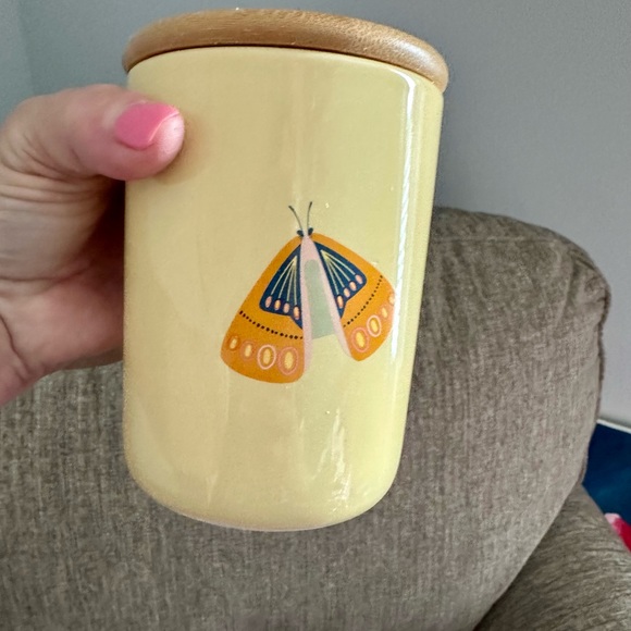 Ceramic canister’s with wood top. - Picture 1 of 5